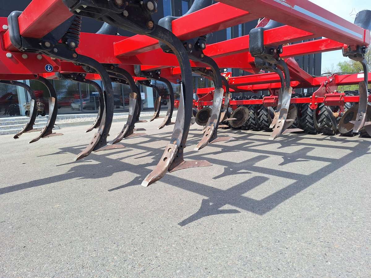 Horsch Tiger 4 AS, scrapers, scrubbers