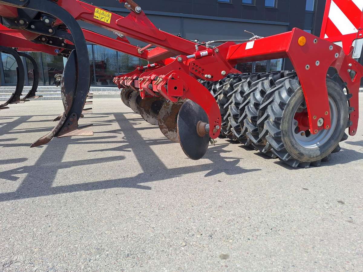 Horsch Tiger 4 AS, scrapers, scrubbers