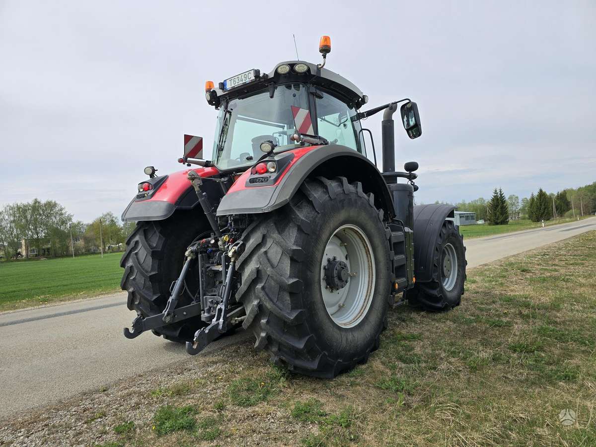 Massey Ferguson 8740, traktoriai