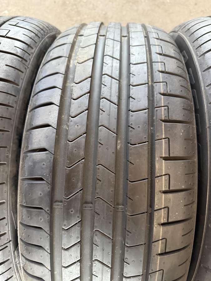 Pirelli P-ZERO 2022m 100%, летние 235/50 R19