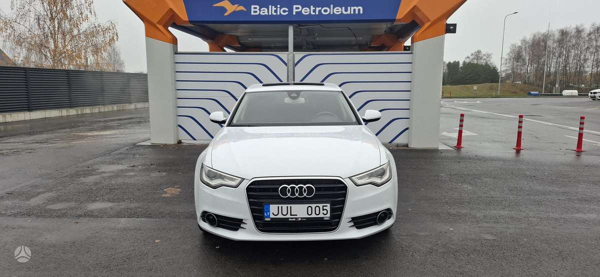 Audi A6, 3.0 l., saloon / sedan