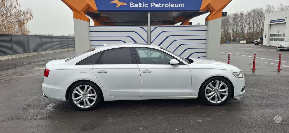 Audi A6, 3.0 l., saloon / sedan