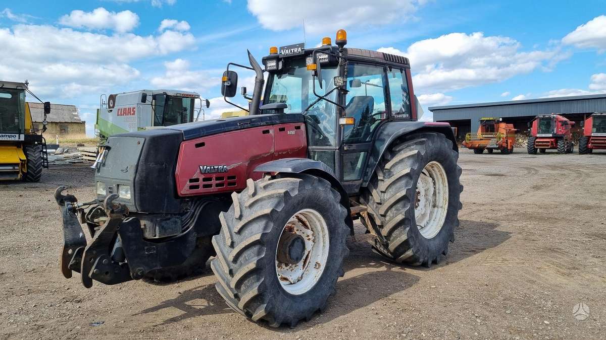 Valtra 8450, tractors