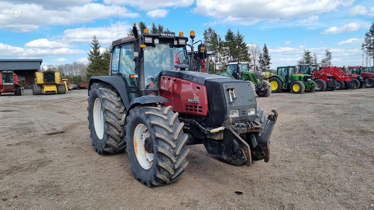 Valtra 8450, tractors