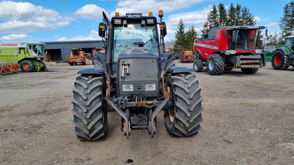 Valtra 8450, tractors