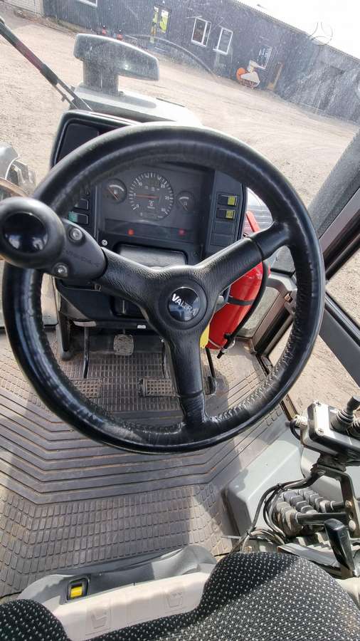 Valtra 8450, tractors