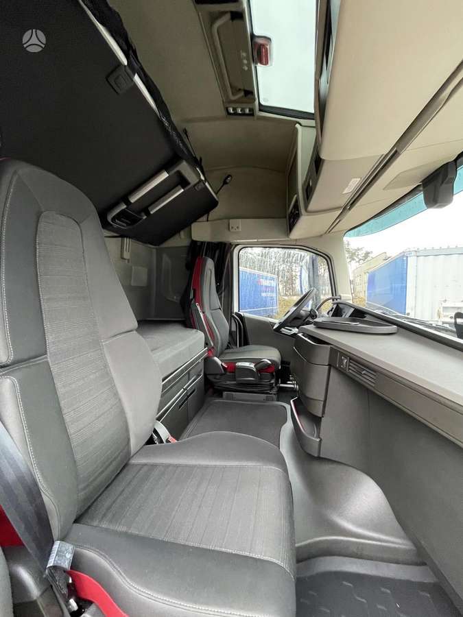 Volvo FH 460, double sleeper