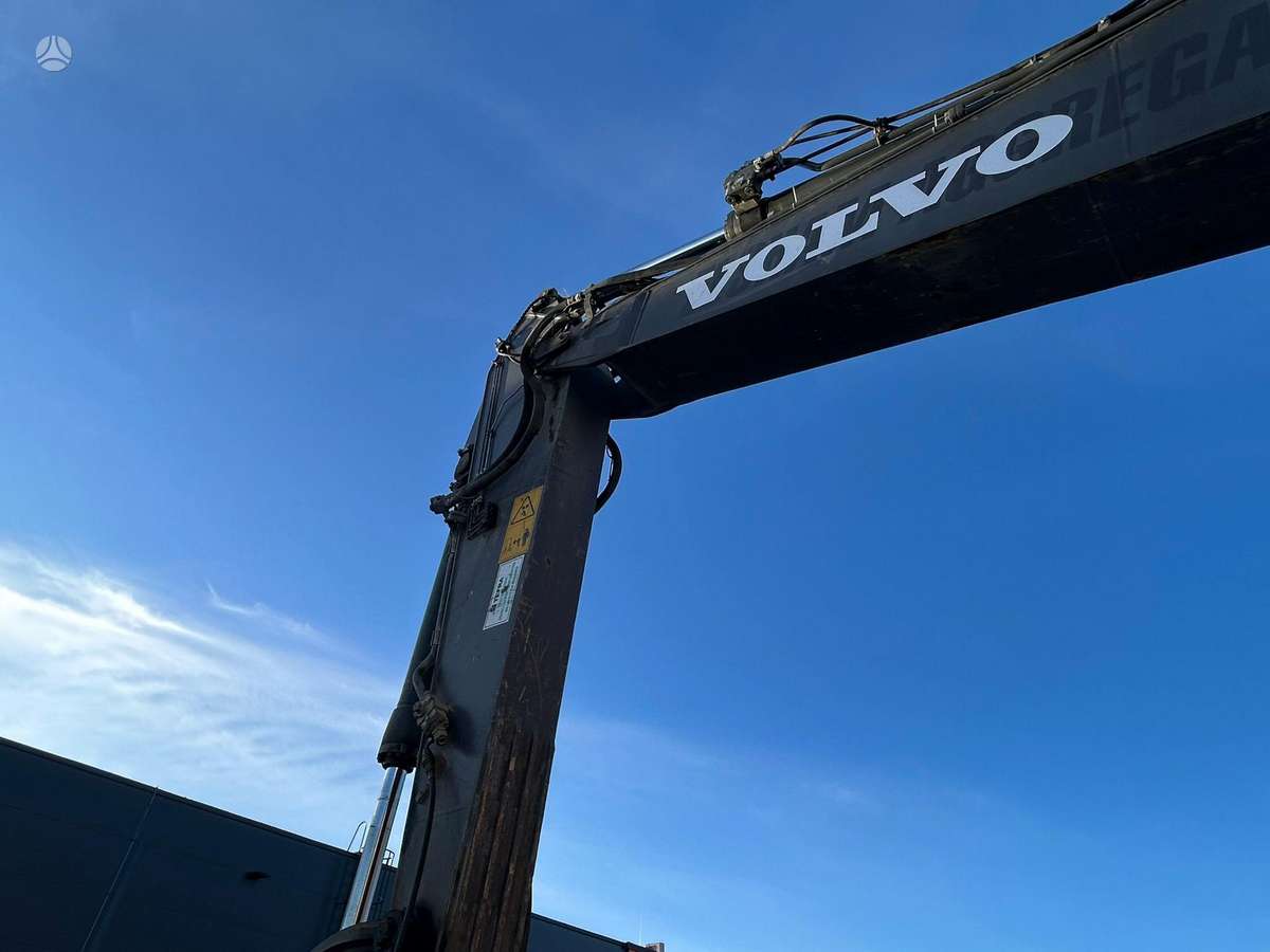 Volvo EC220DL, excavator