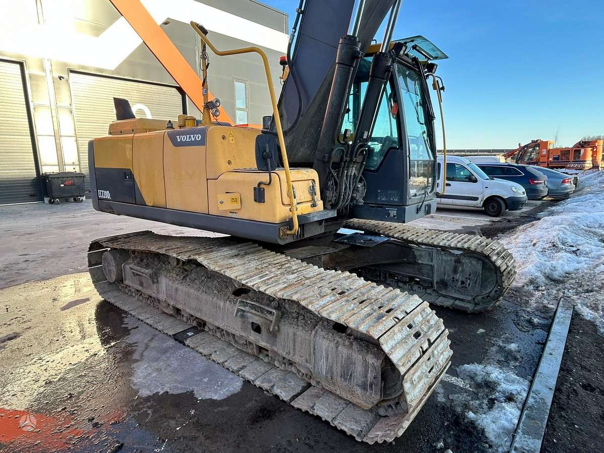 Volvo EC220DL, excavator