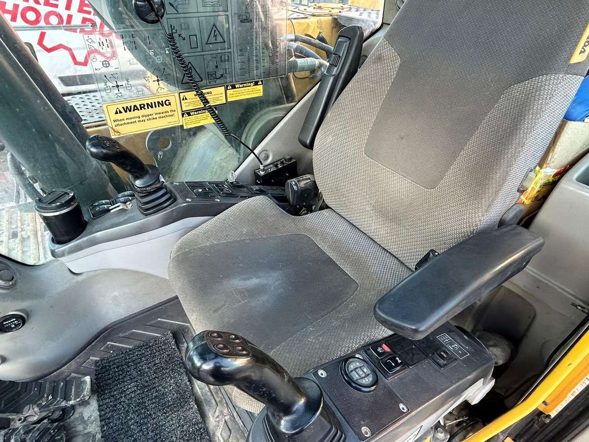 Volvo EC220DL, экскаваторы