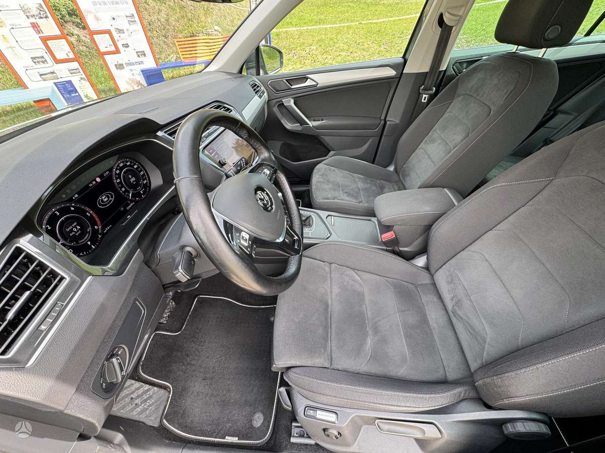 Volkswagen Tiguan - 11