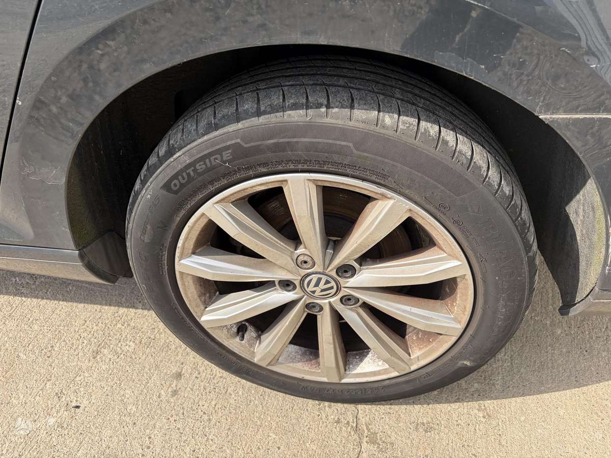Volkswagen Passat Turim sedana karavana