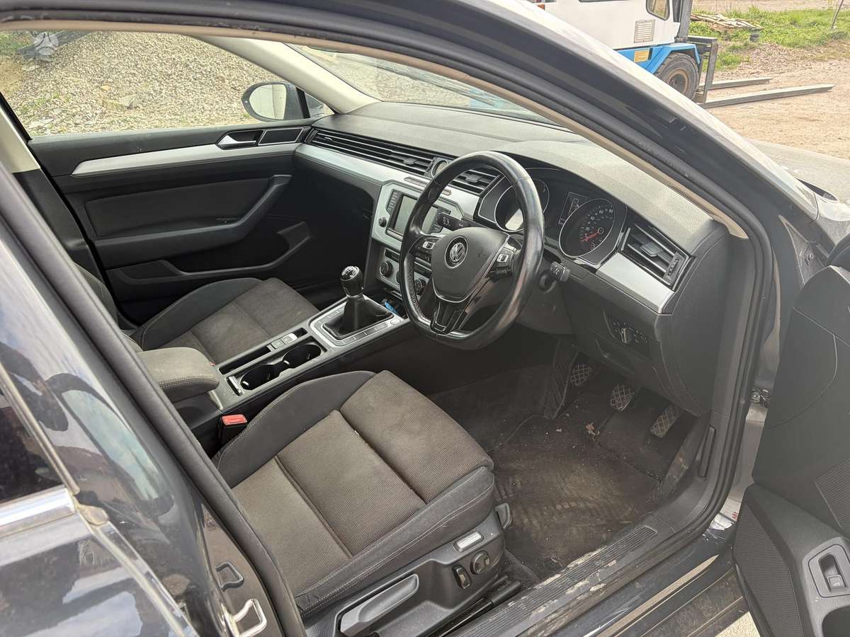 Volkswagen Passat Turim sedana karavana