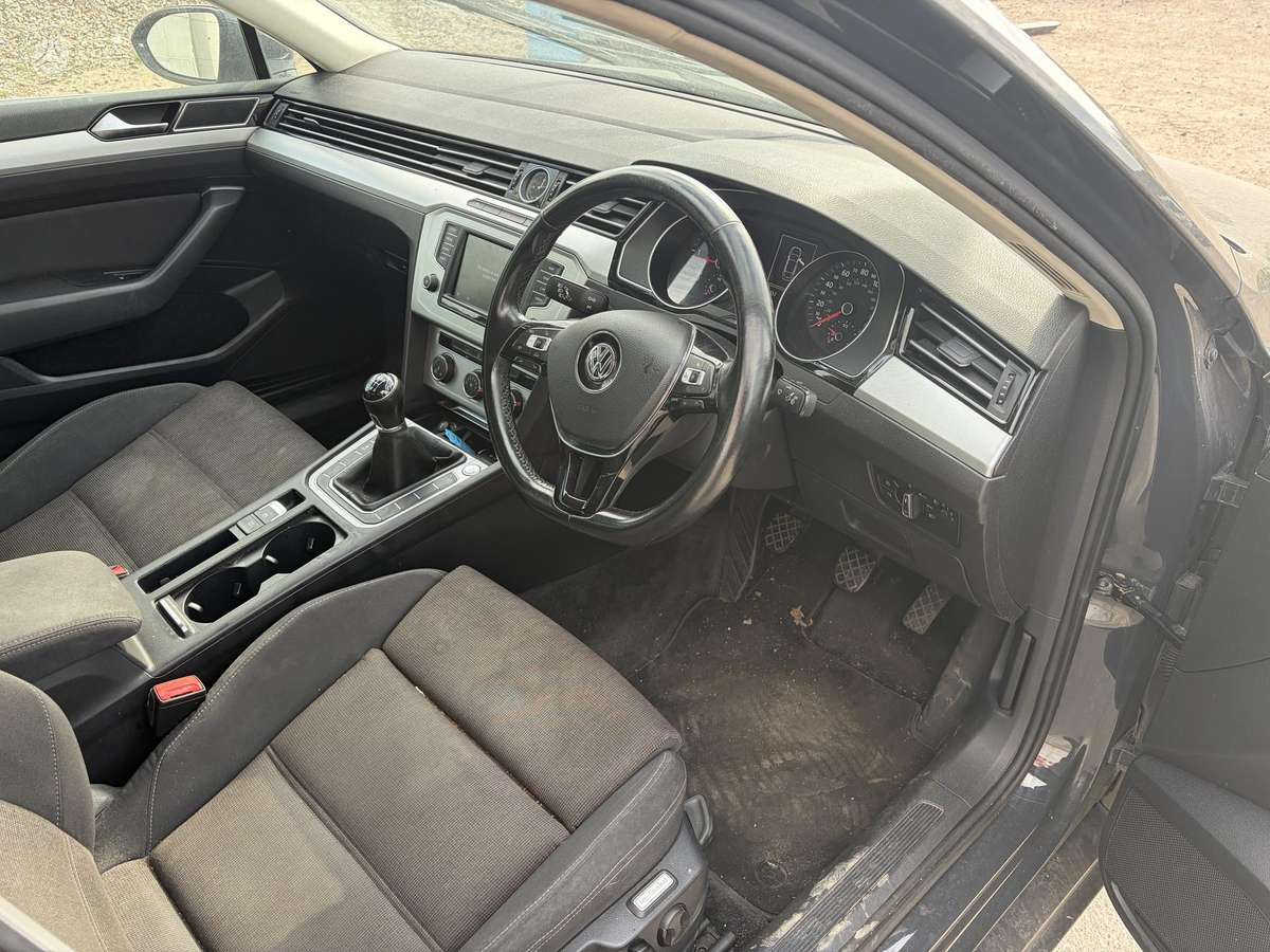 Volkswagen Passat Turim sedana karavana