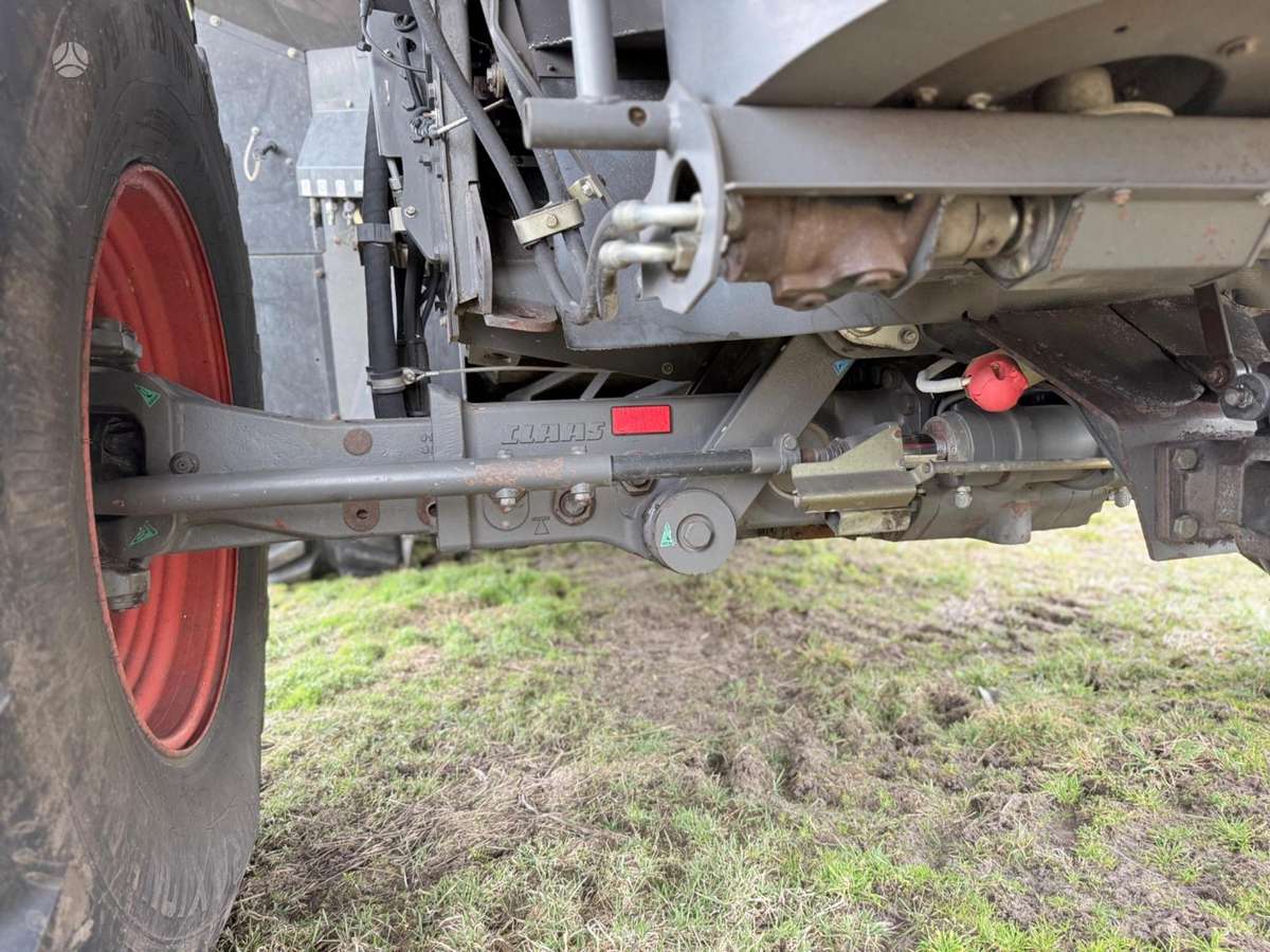 Claas LEXION 770TT, combine harvesters