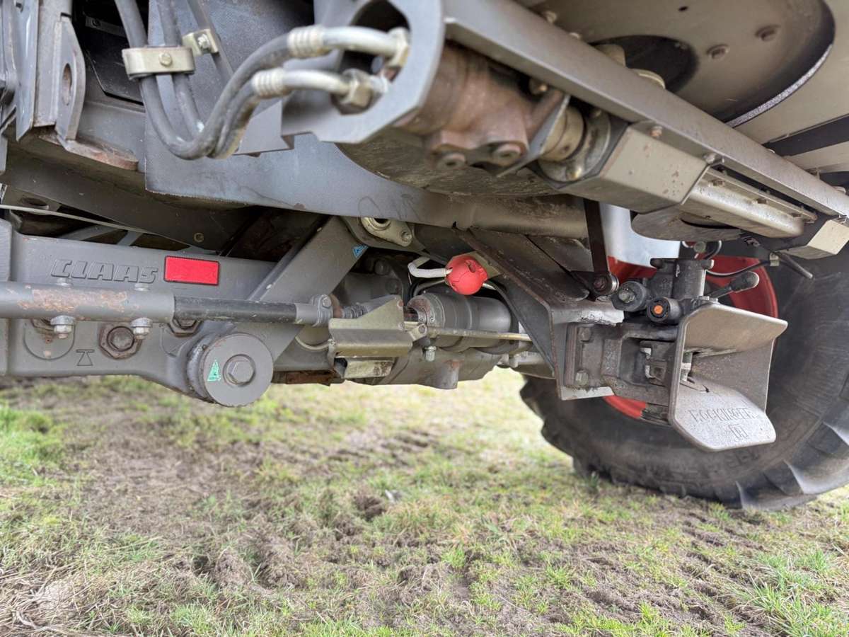 Claas LEXION 770TT, combine harvesters