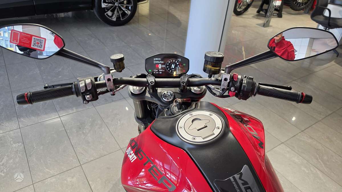 Ducati Monster 937cc, street / klasikiniai