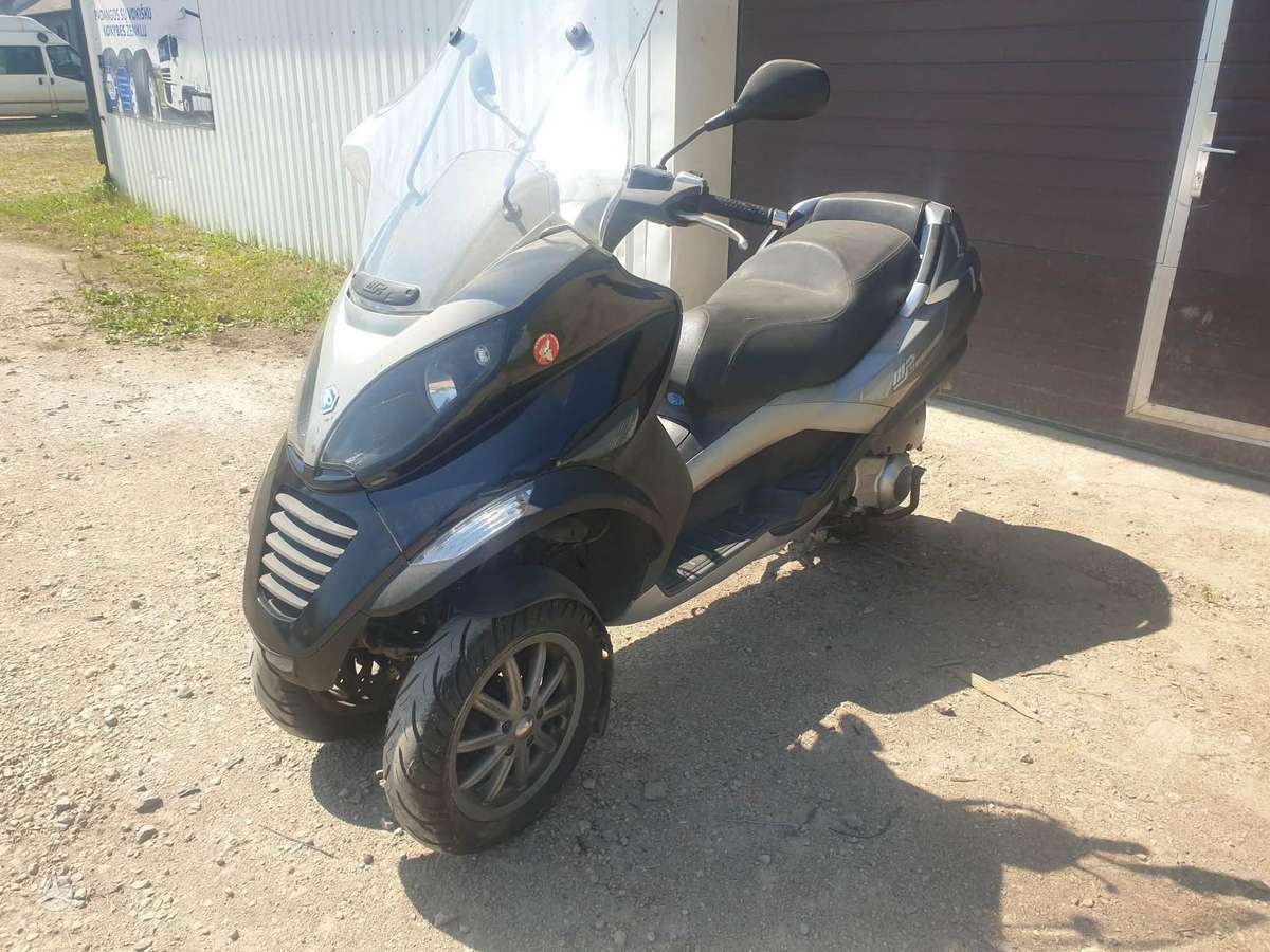 Piaggio MP3, trikes
