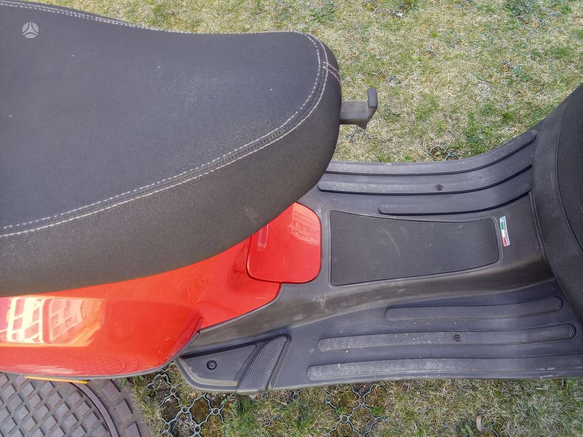 Piaggio Vespa 50cc, motoroleriai / mopedai