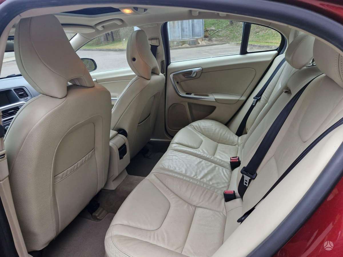 Volvo S60, 2.5 l., Седан
