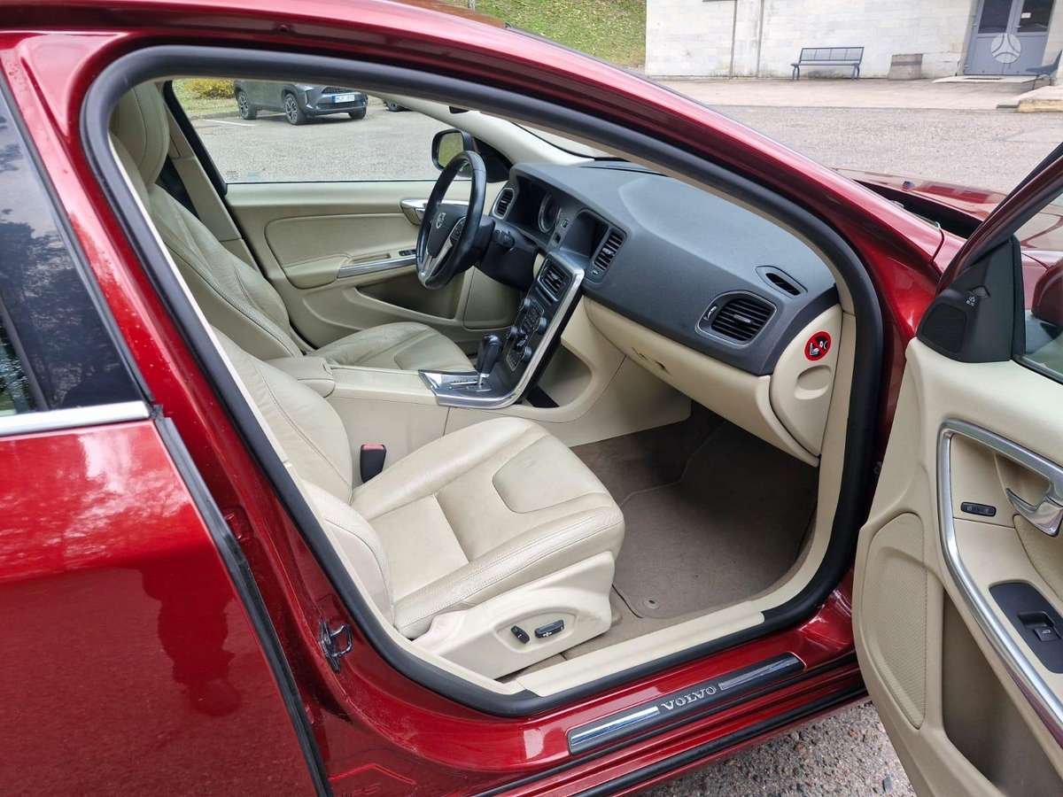 Volvo S60, 2.5 l., Седан