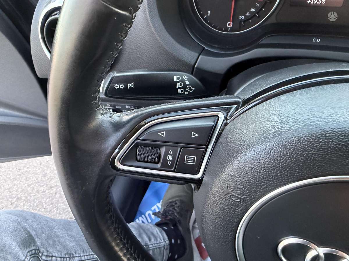 Audi A3, 1.6 l., hatchback
