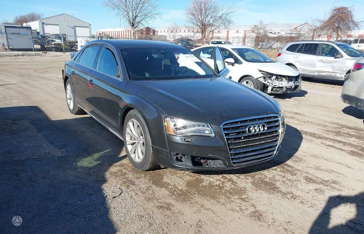 Audi A8, 4.2 l., Седан