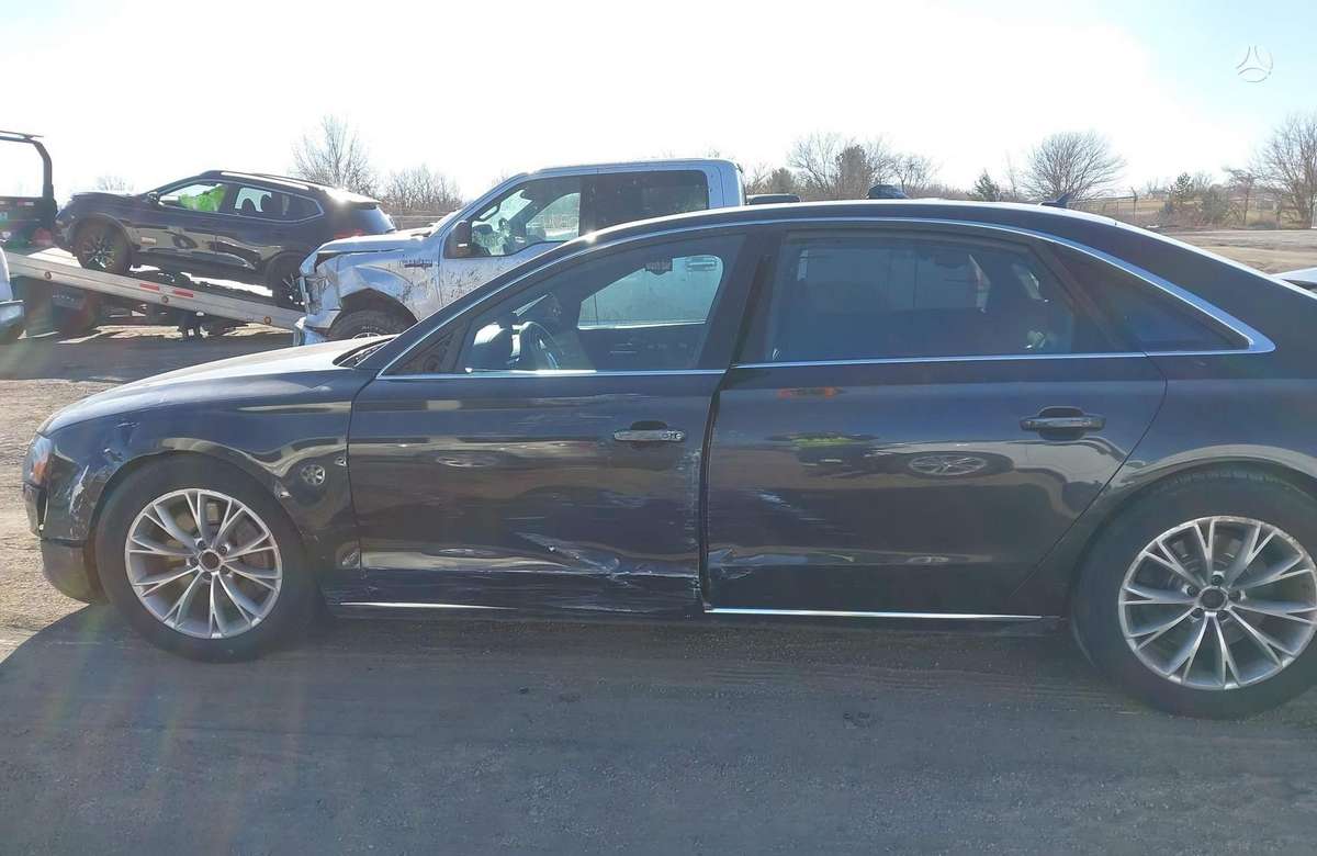 Audi A8, 4.2 l., Седан
