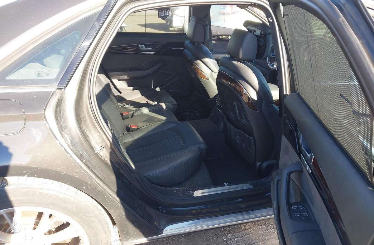 Audi A8, 4.2 l., Седан