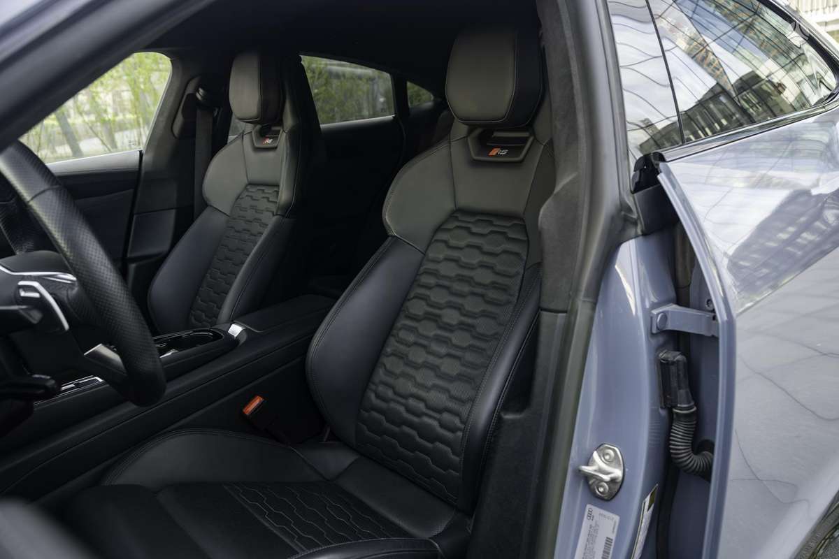 Audi e-tron GT, kupė (coupe)