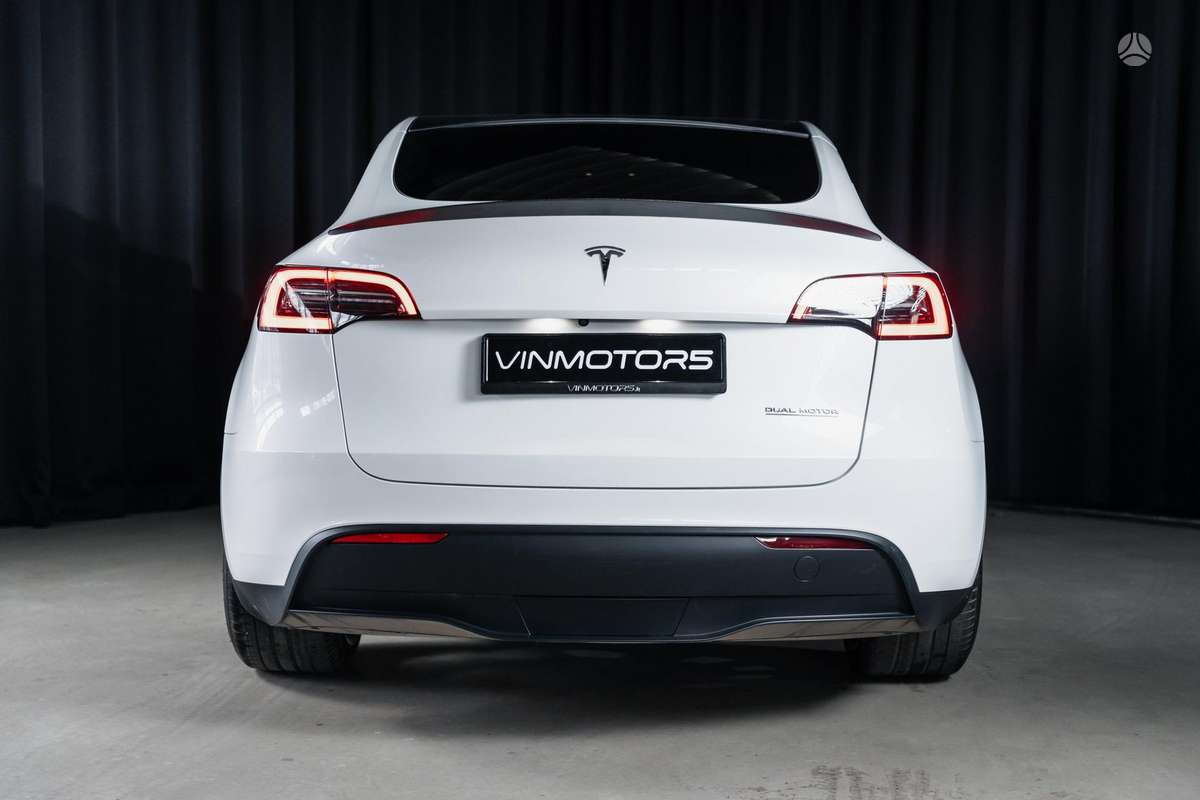 Tesla Model Y, off-road / crossover