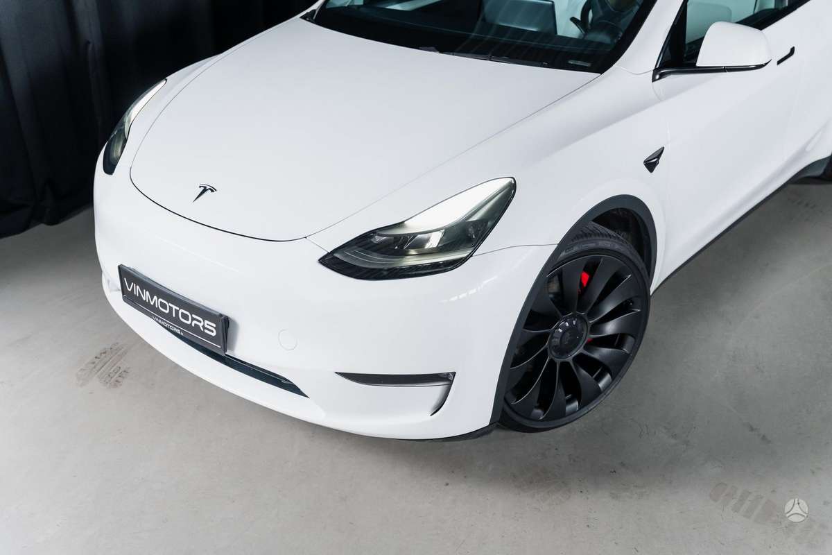 Tesla Model Y, off-road / crossover