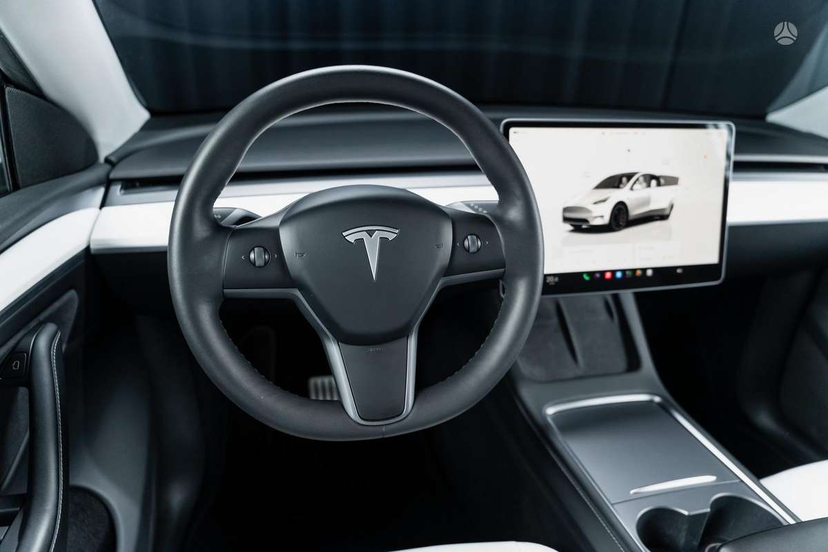 Tesla Model Y, off-road / crossover