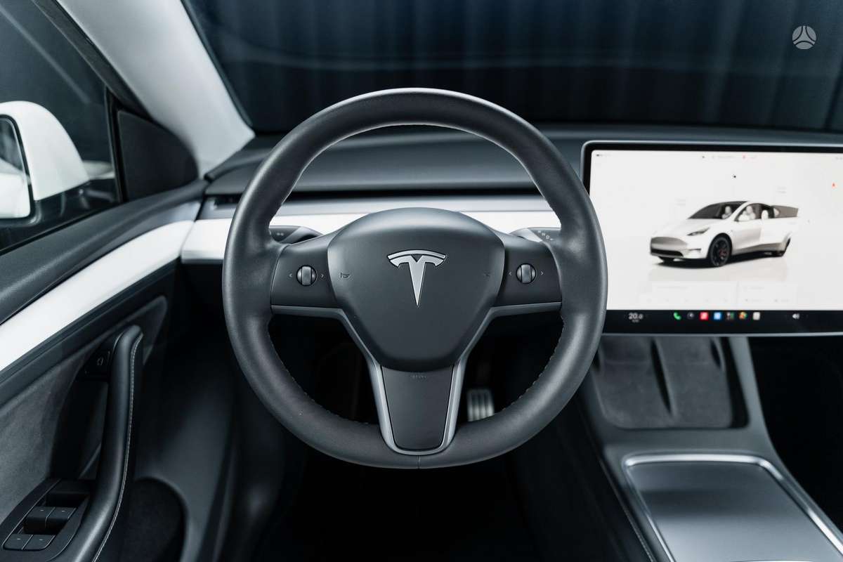 Tesla Model Y, off-road / crossover