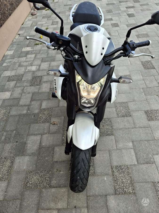 Kawasaki ER 649cc, street / classic