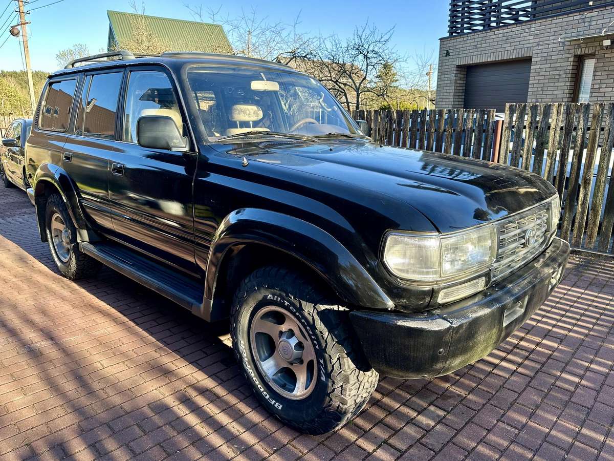 Toyota Land Cruiser - 4