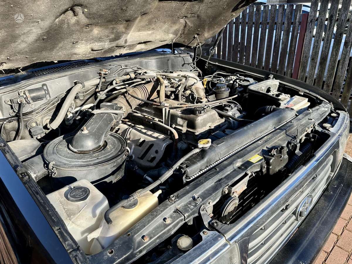 Toyota Land Cruiser - 5