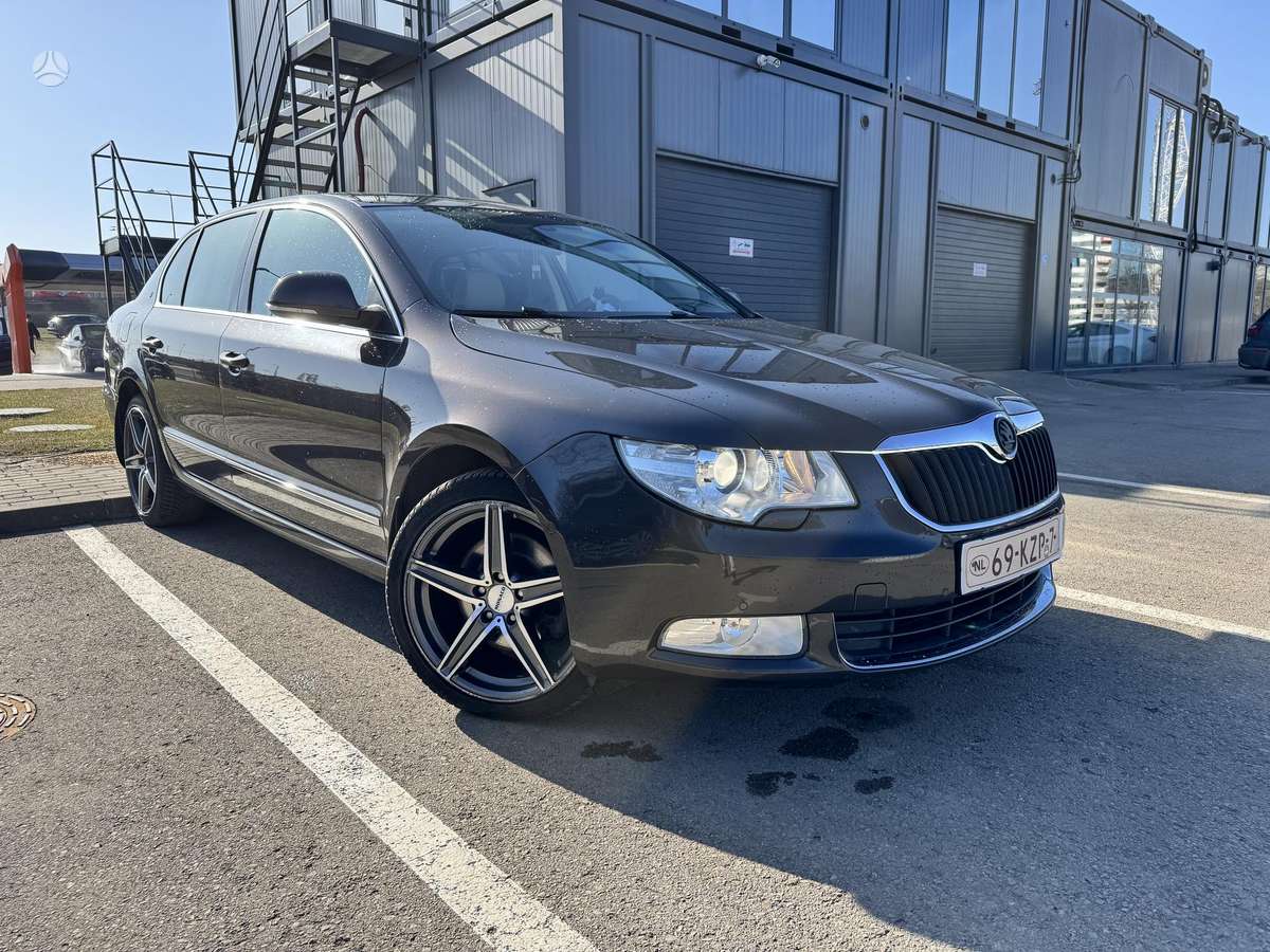 Skoda Superb, 1.8 l., sedanas