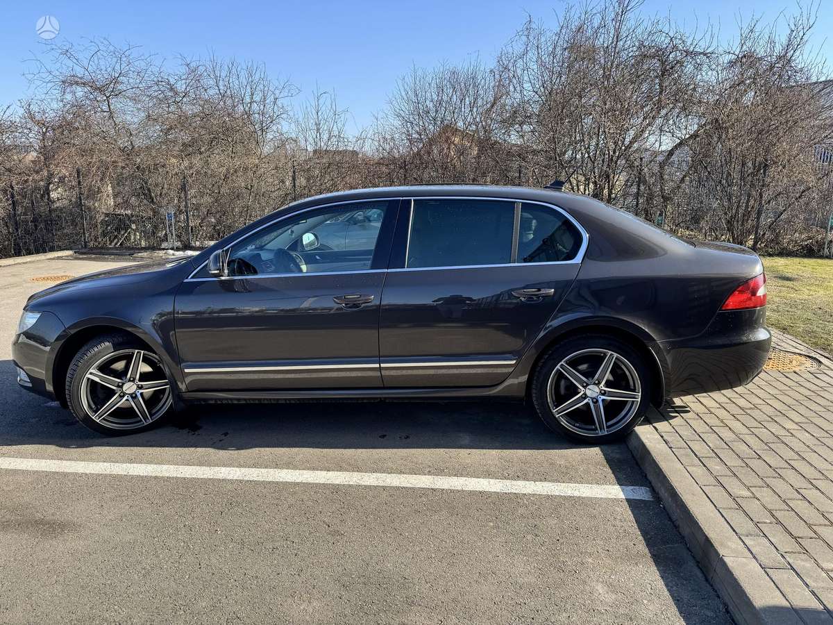 Skoda Superb, 1.8 l., sedanas