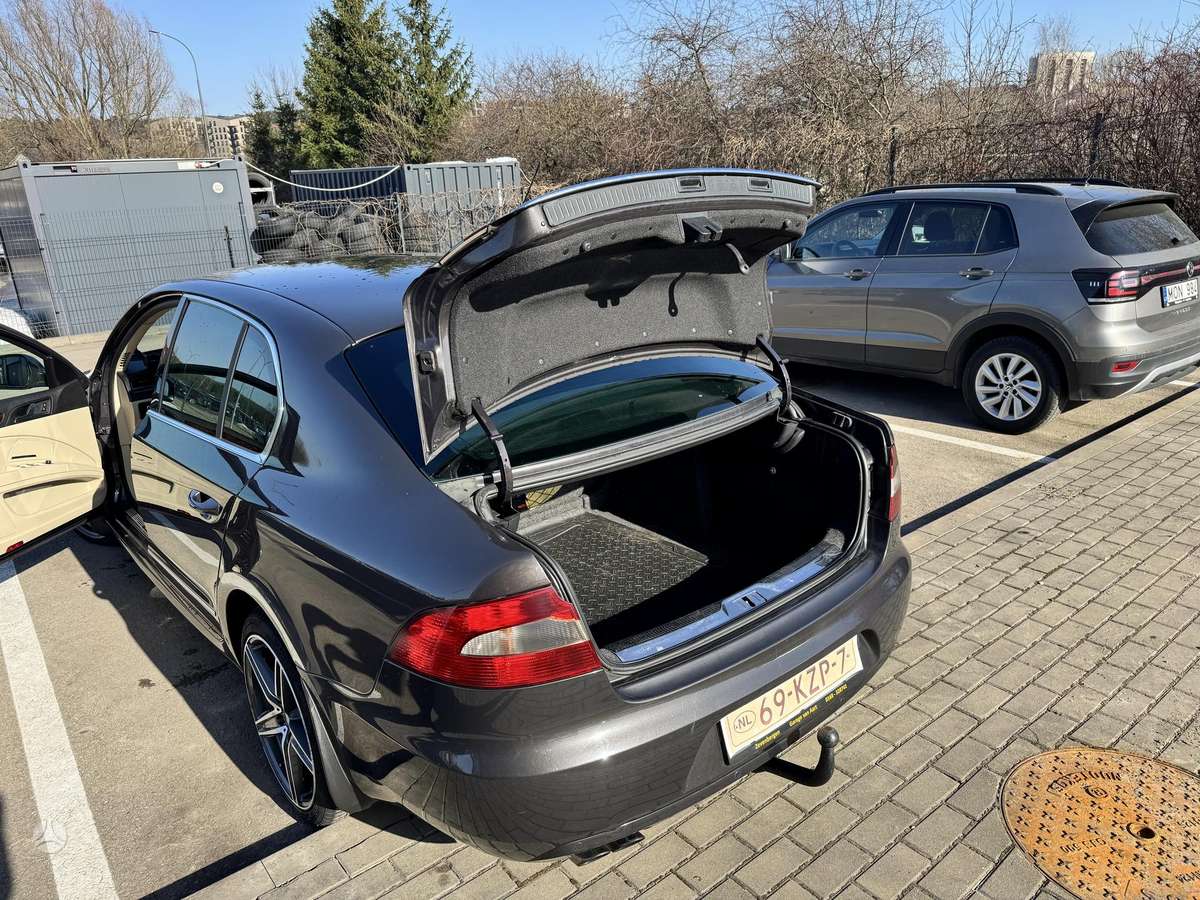 Skoda Superb, 1.8 l., sedanas