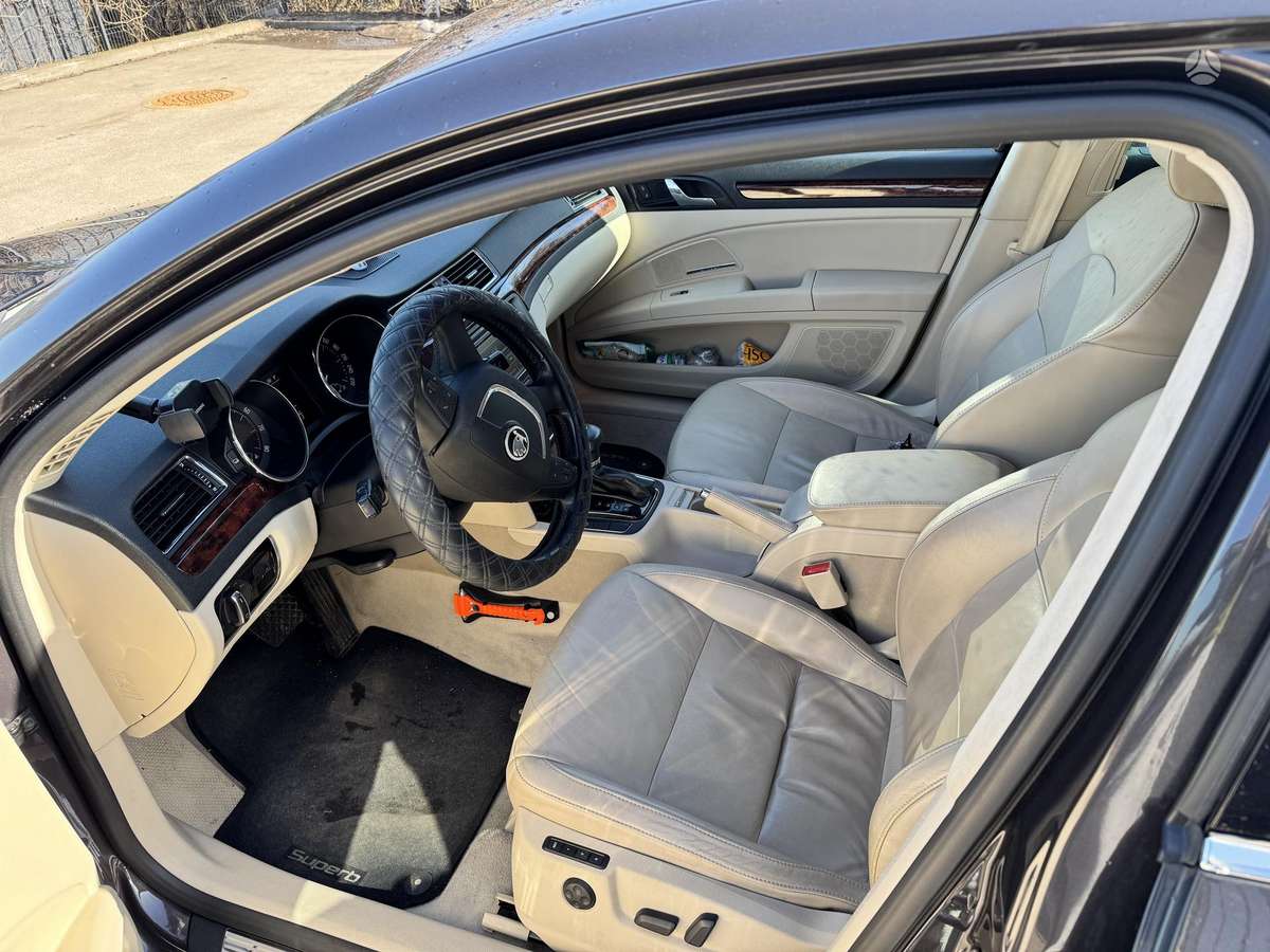 Skoda Superb, 1.8 l., sedanas