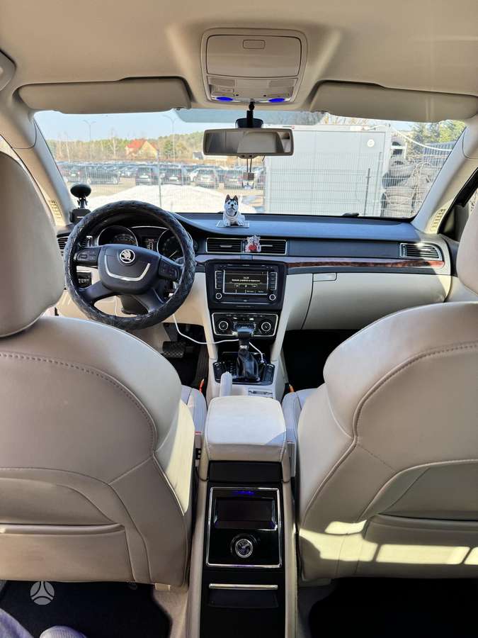 Skoda Superb, 1.8 l., sedanas