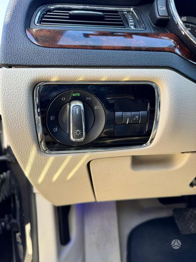 Skoda Superb, 1.8 l., sedanas