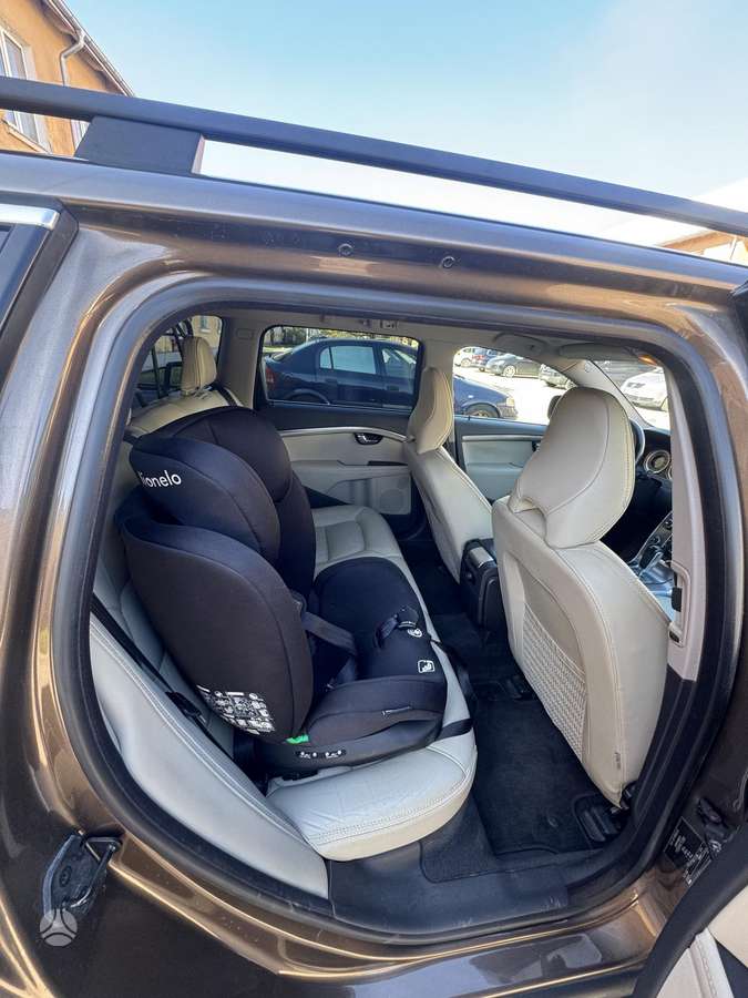 Volvo XC70, 2.0 l., Универсал