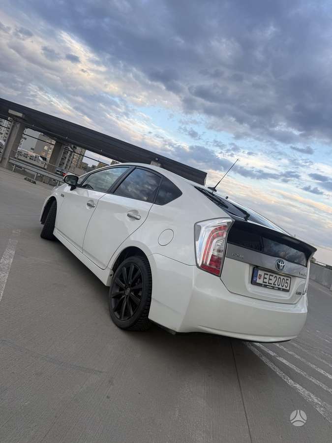 Toyota Prius - 3