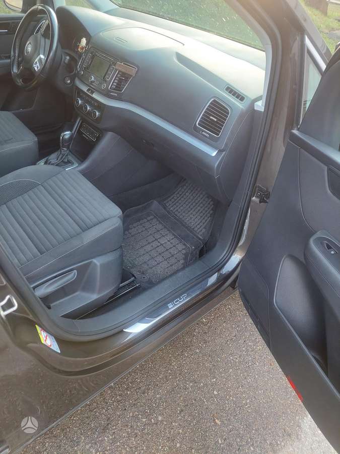 Volkswagen Sharan, 2.0 l., Минивэн