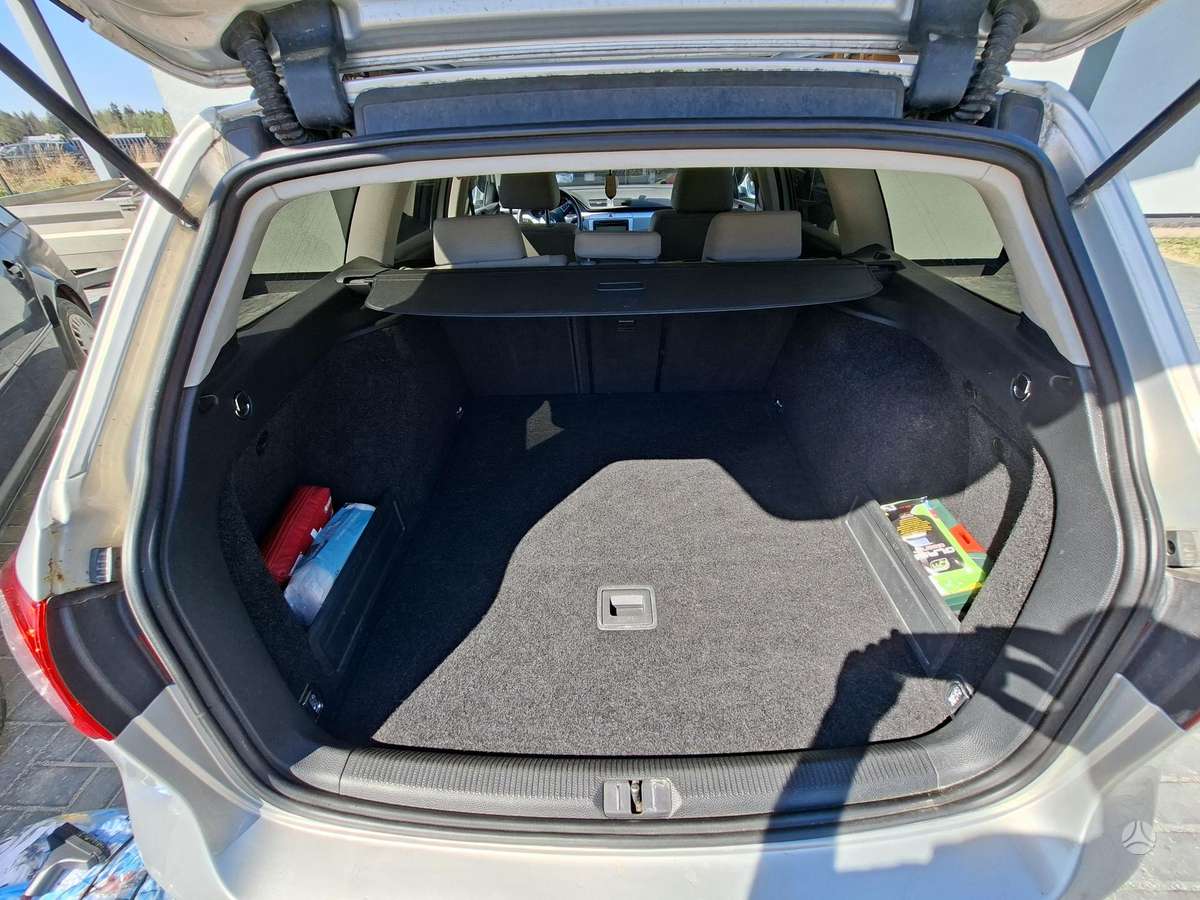 Volkswagen Passat - 8