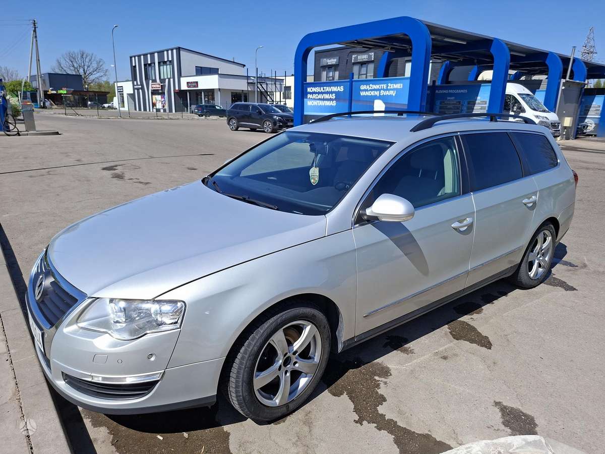 Volkswagen Passat - 4