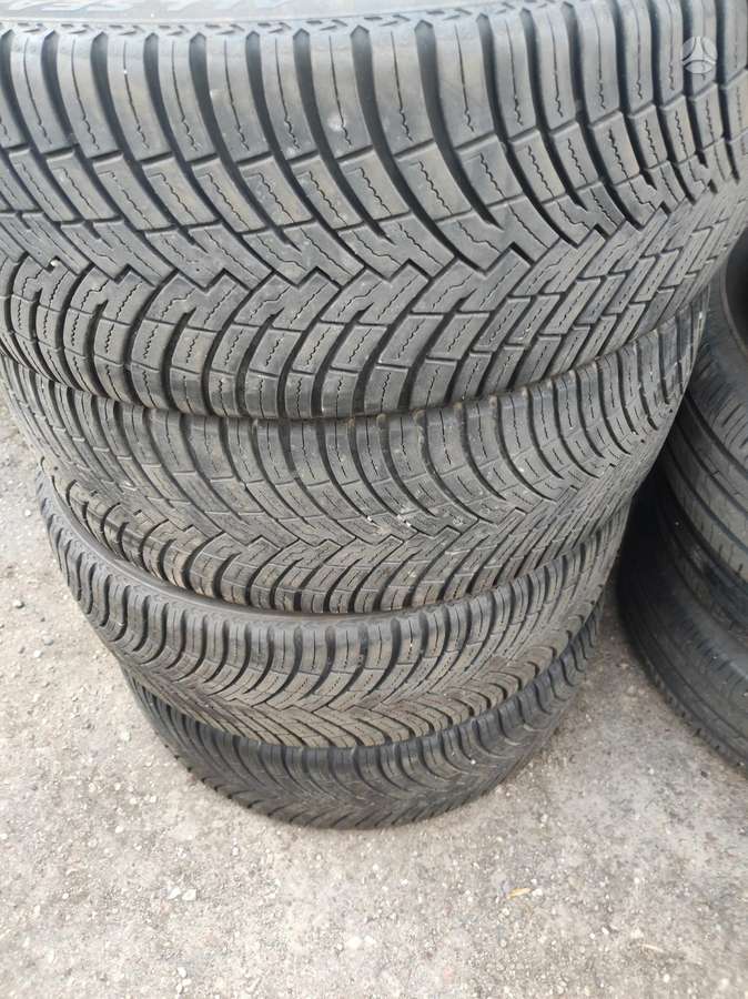 Pirelli, universalios 215/45 R20