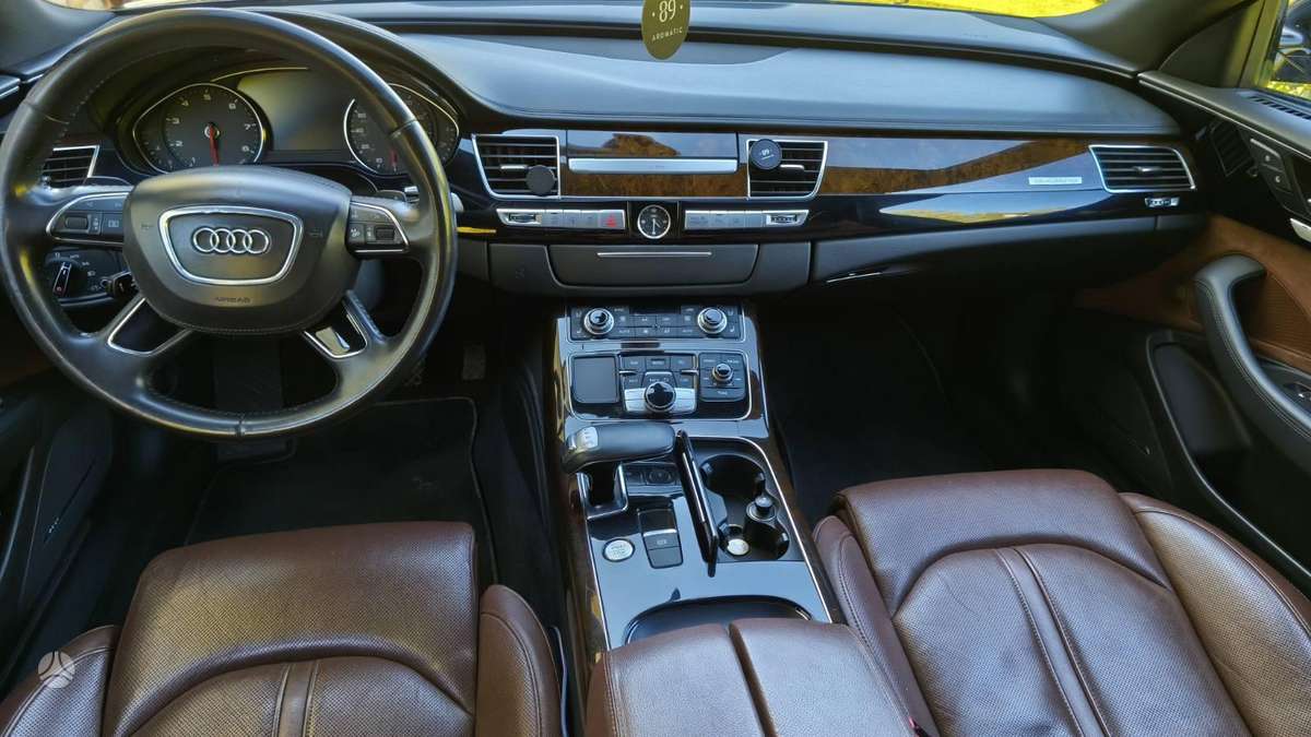 Audi A8 L, 4.0 l., Седан
